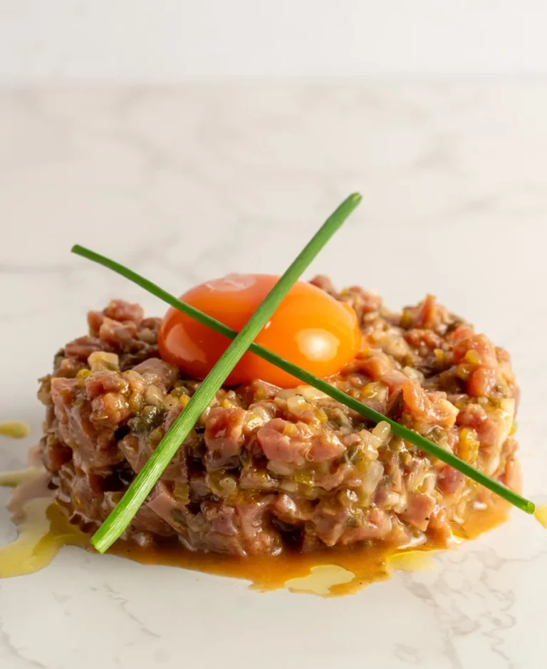 Sugerencia de presentación plato de tartar de vacuno