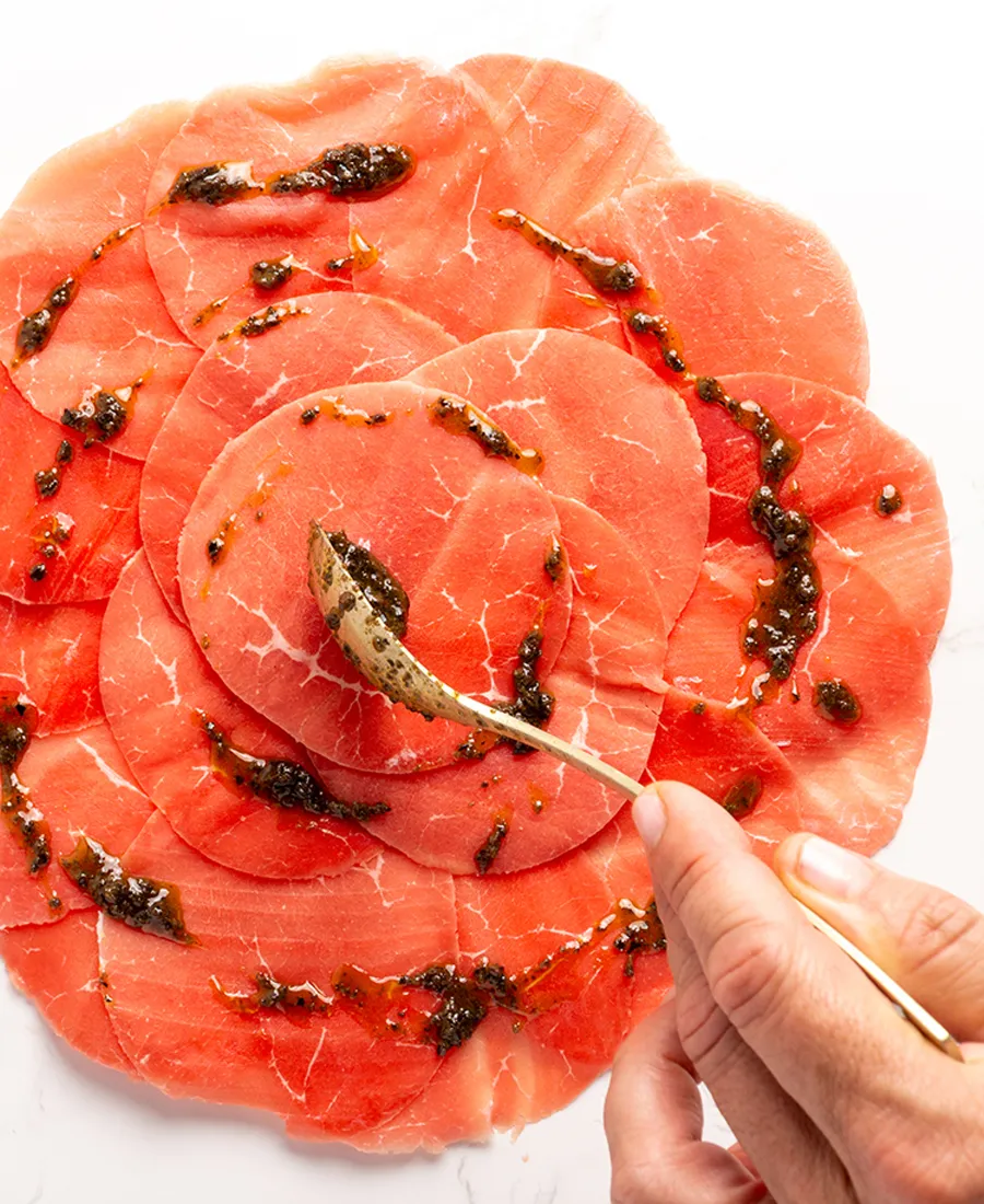 Presentación Carpaccio de vacuno Level Cook