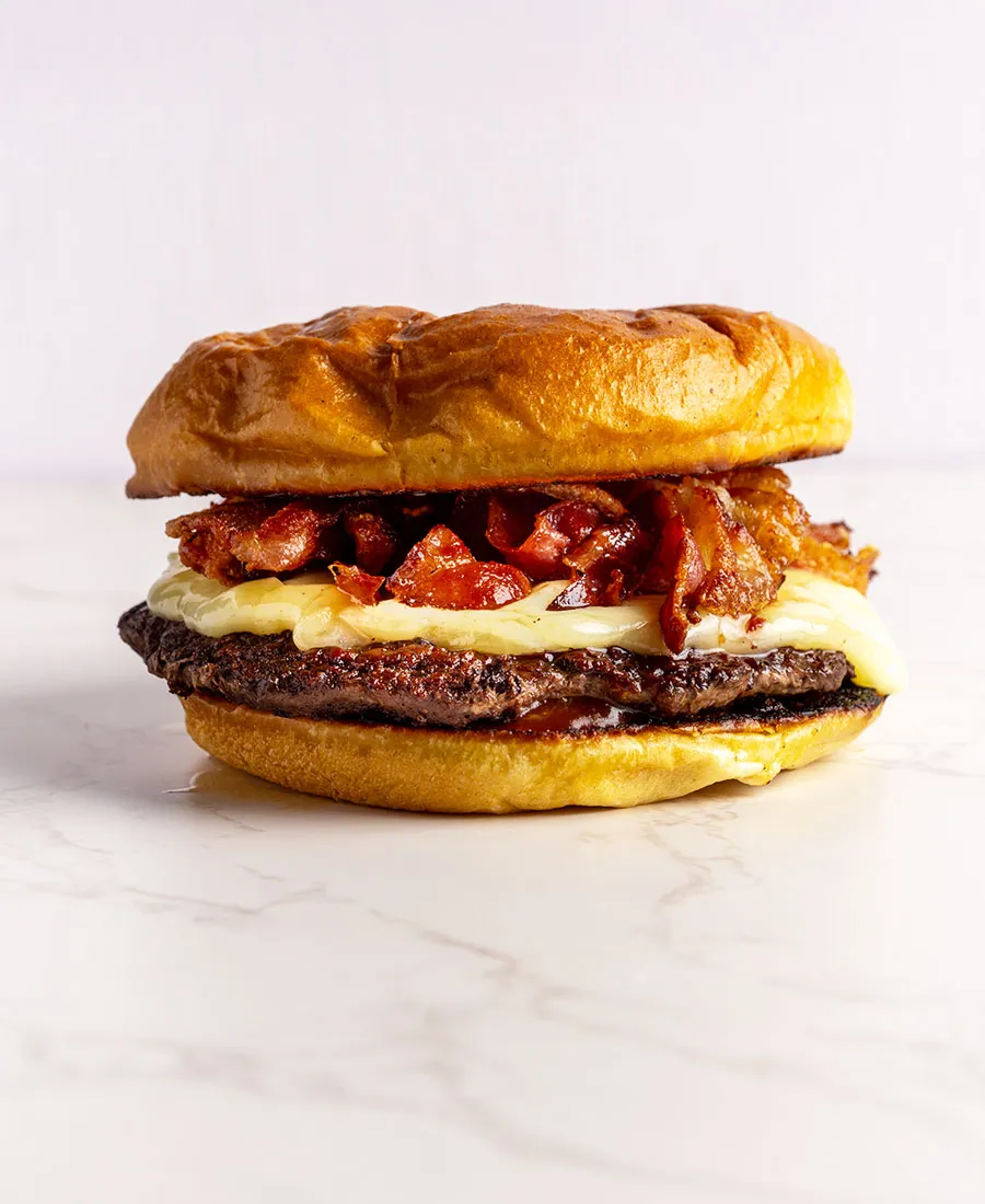 Presentación de hamburguesa gourmet lista para calentar Level Cook