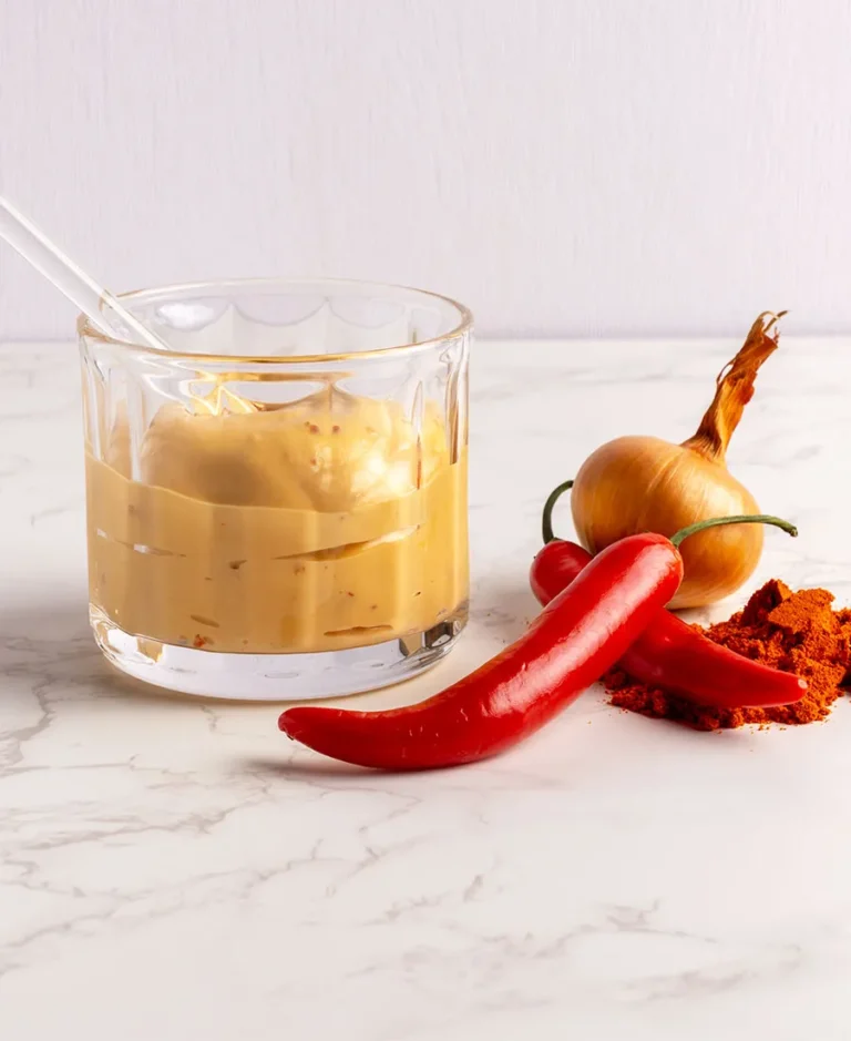 Salsa curry y cebolla lista para consumir